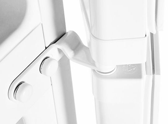 Fixation de la porte du réfrigérateur