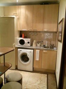 micro-ondes et lave-linge