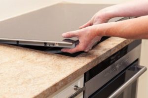 pose de plaque de cuisson