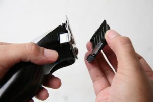 Démontage de la tondeuse à cheveux