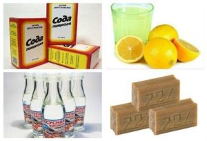 Nettoyage de la hotte avec du soda et du savon. vinaigre