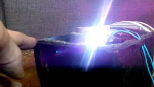 Pourquoi les brosses d'un aspirateur étincellent-elles ?