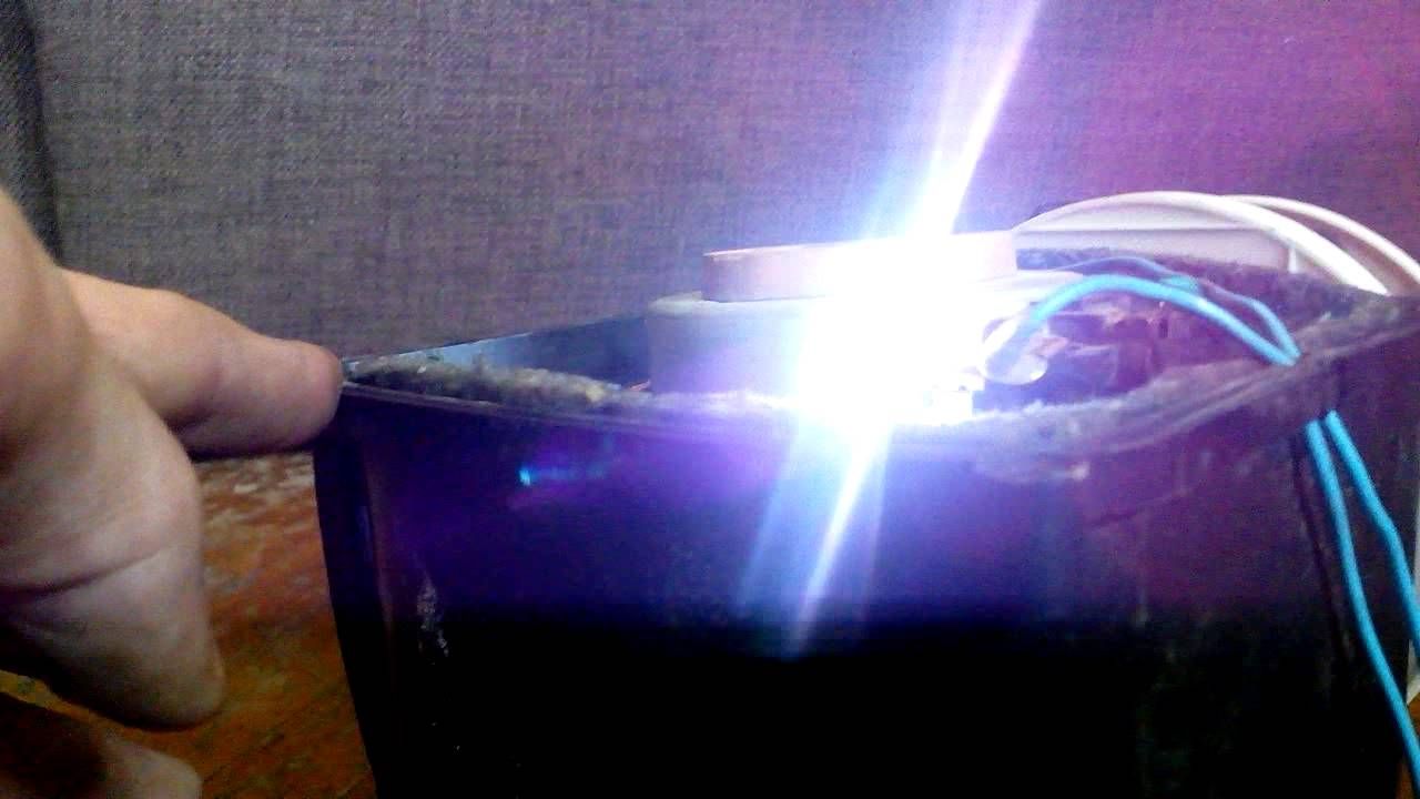 Pourquoi les brosses d'un aspirateur étincellent-elles ?