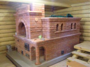 Poêle russe avec banc de poêle