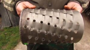 Râpe à nourriture faite à la main. 