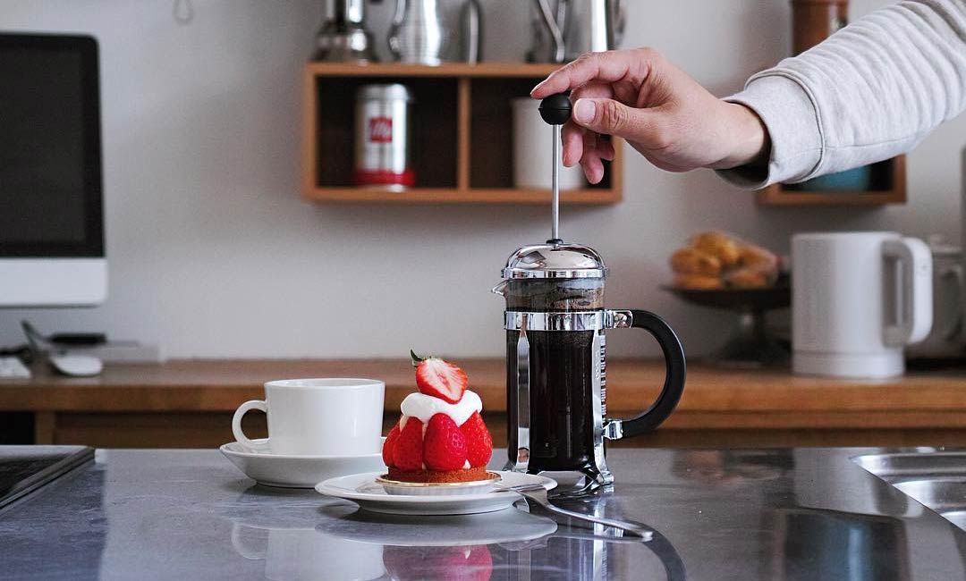 Presse française dans la cuisine