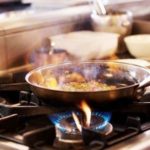 quelle poêle choisir pour une cuisinière à gaz