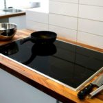 brancher la table de cuisson au secteur