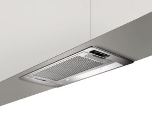 Installation d'une hotte encastrée