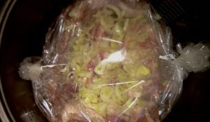 Cuire dans une manche dans une mijoteuse