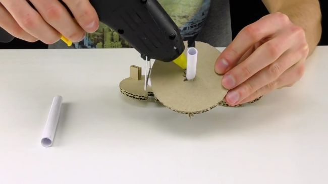 fabriquer un coffre-fort en carton