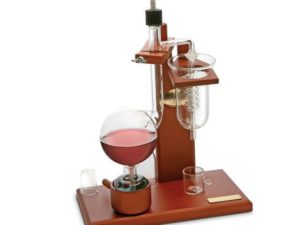 Ce qu'il faut pour fabriquer un distillateur de vos propres mains.