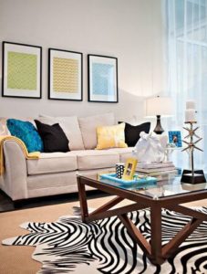 Quoi accrocher au-dessus du canapé