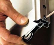 Comment réparer une porte déformée