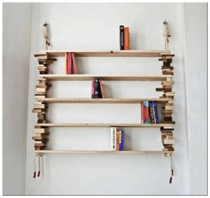 Accrochez l'étagère vous-même