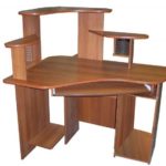 Comment assembler un bureau d'ordinateur