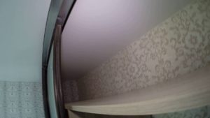 Filmer à l'intérieur du meuble