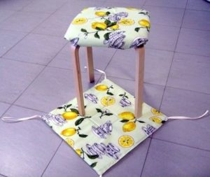Comment coudre une housse pour un tabouret de vos propres mains