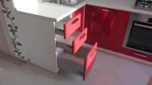 Meubles sur ferme-porte