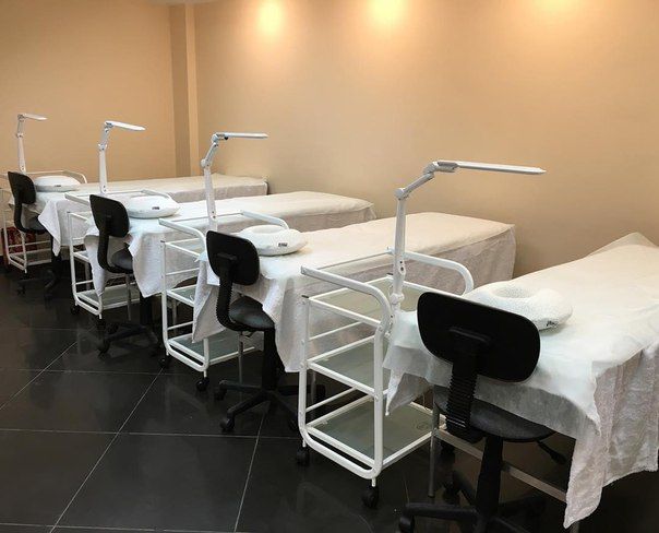 Comment choisir un canapé pour les extensions de cils