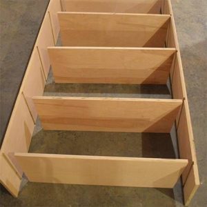 Assemblage d'une bibliothèque.