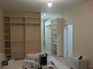 Transformer une vieille armoire en dressing