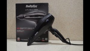 Sèche-cheveux professionnel.