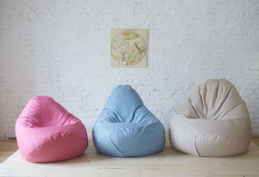 Trois poufs