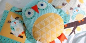 Nous cousons un oreiller pour un nouveau-né de nos propres mains.