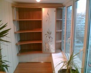 Armoire sur le balcon