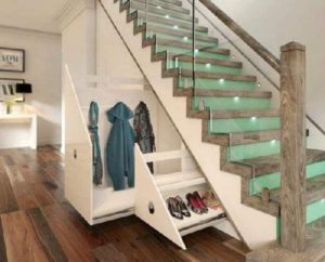Armoire DIY sous l'escalier