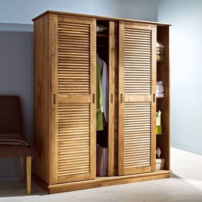 Armoire avec portes à persiennes