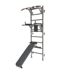 Barres murales comme appareil d'exercice pour abdominaux.