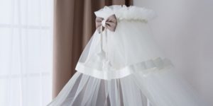 ciel de lit en tulle pour berceau