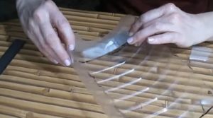 Vous pouvez sécuriser les pièces avec du ruban adhésif