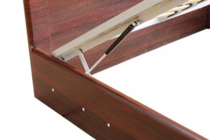 Le vérin à gaz sur le lit ne se comprime pas