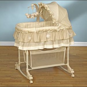 Pendule transversale dans la crèche