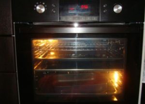La lumière est allumée mais le four ne chauffe pas