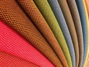 Matériau pour recouvrir un canapé.