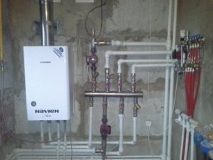 tuyauterie d'une chaudière murale double circuit