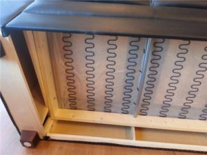 serpent de printemps dans le canapé, bon ou mauvais