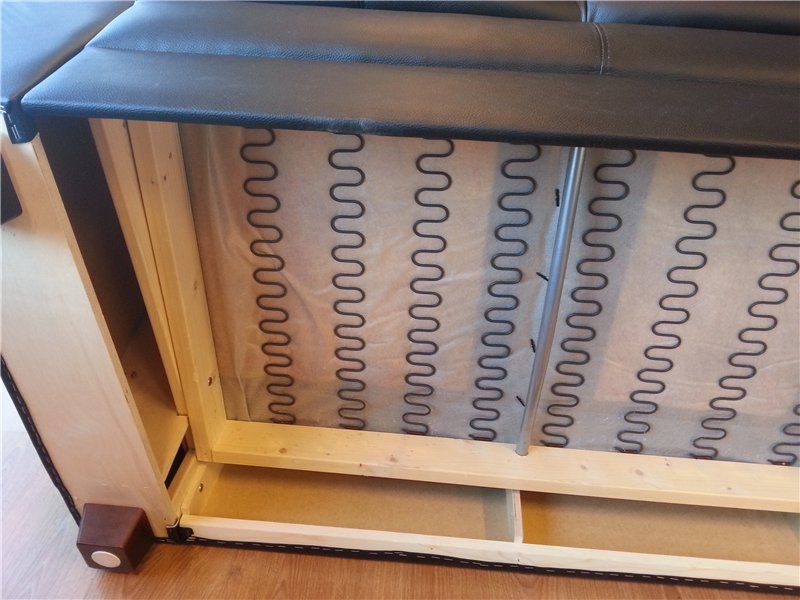 serpent de printemps dans le canapé, bon ou mauvais