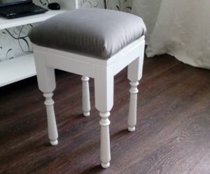 tabouret avec siège moelleux