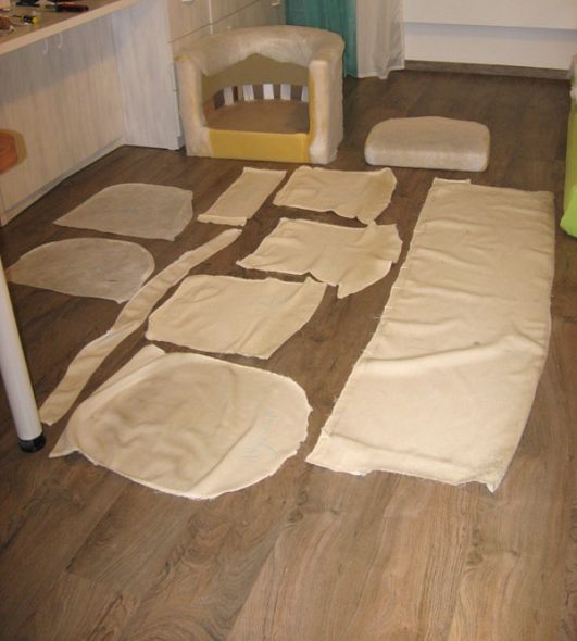 Modèles pour un nouveau revêtement de chaise.