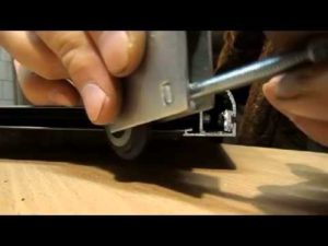 remplacer les roulettes dans une armoire