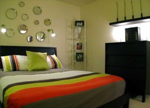 miroir au dessus du lit