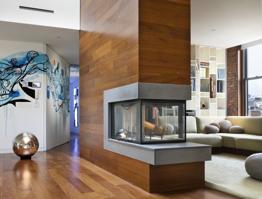 Stratifié sur le mur à l'intérieur du salon