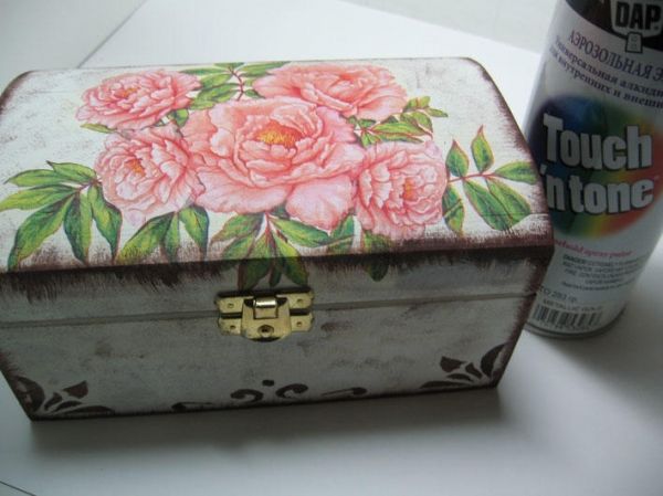 Coffre de découpage anglais.