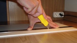 Découpe de stratifié.