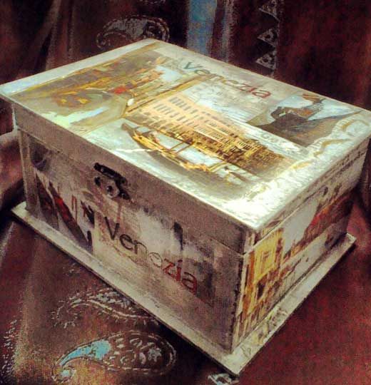 Découpage d’un coffre antique..